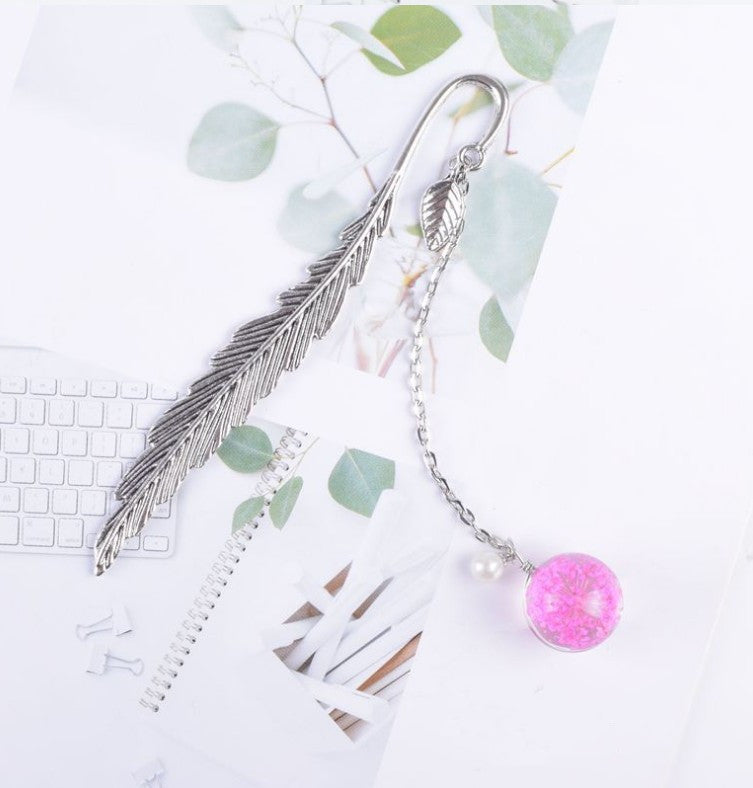 Vintage-Style  | Metal Feather  | Bookmark with Charm